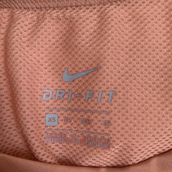Nike Dri Fit Rose Gold Mesh Cropped top size xs - Picture 5 of 5